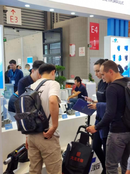 邁向國際舞臺(tái):我們在上海PTC液壓展上成功與多家國外客戶合作